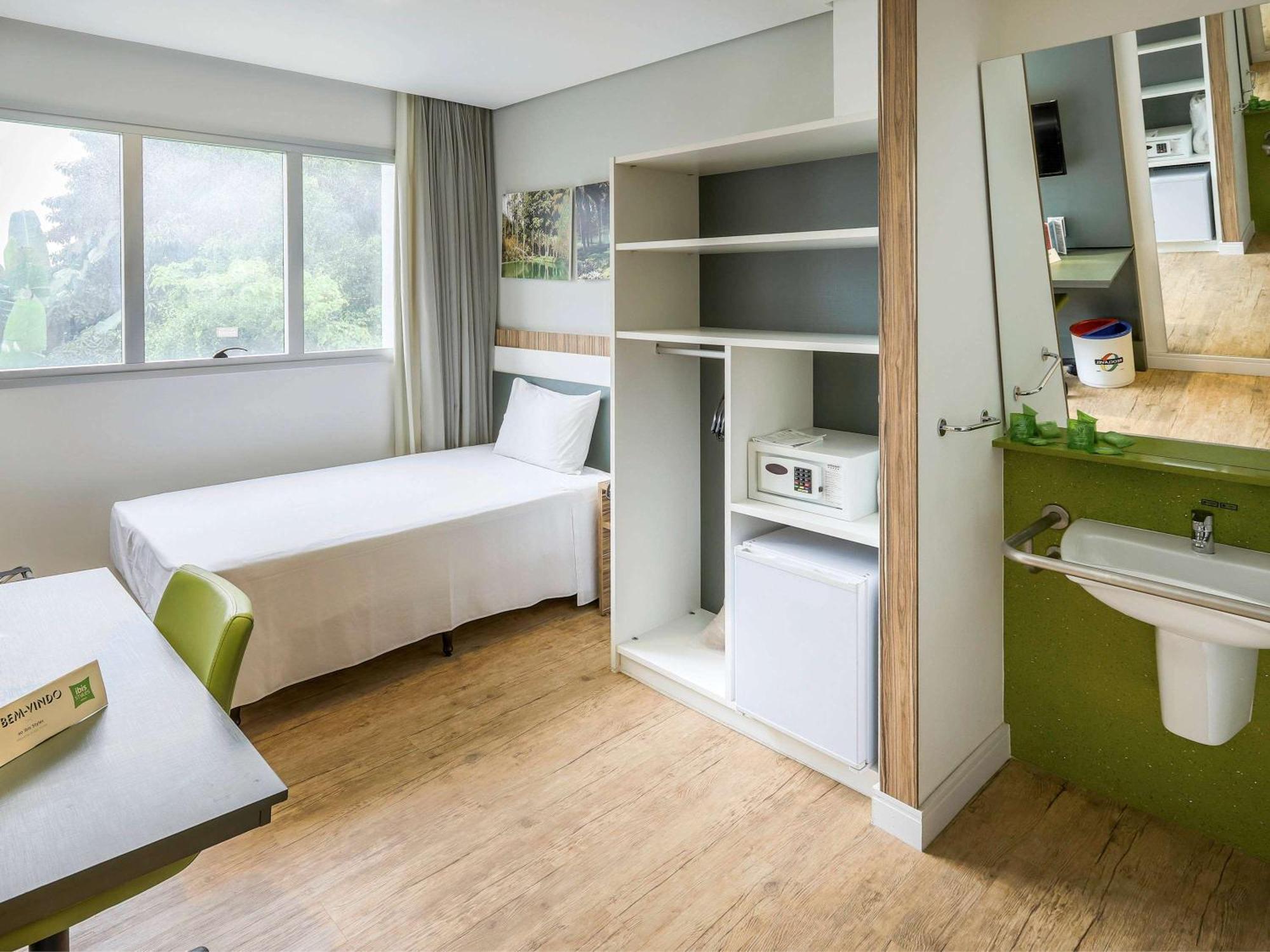 Ibis Styles Confins Aeroporto Hotel